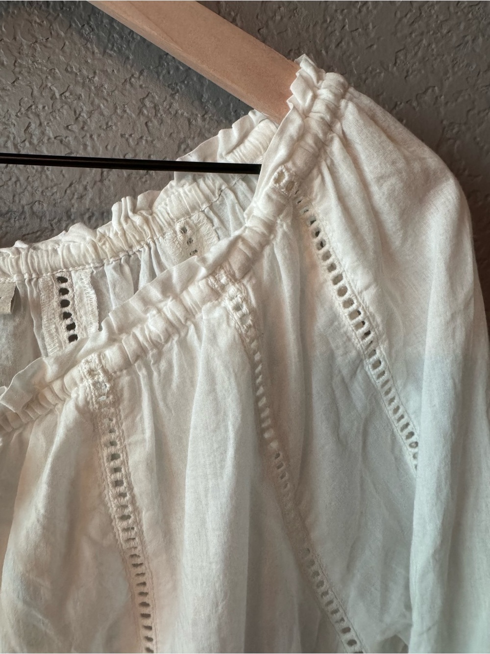 Caffe Marrakesh 100% Cotton Eyelet White Peasant Ruffle Tie-Neck Blouse - Picture 5 of 10